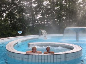 Vanessa en Jenny in een spa in Spa